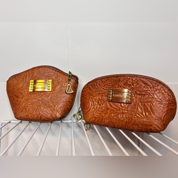 COSMETIC BAG & COIN Bag, LEATHER Cosmetic Pouch, Hand tooled Leather, Artesanal - Picture 2 of 11